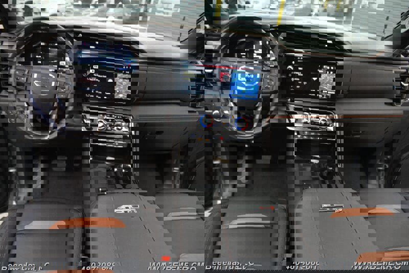 Used 2024 GMC Sierra 2500 AT4 w/ AT4 Premium Plus Package image 17