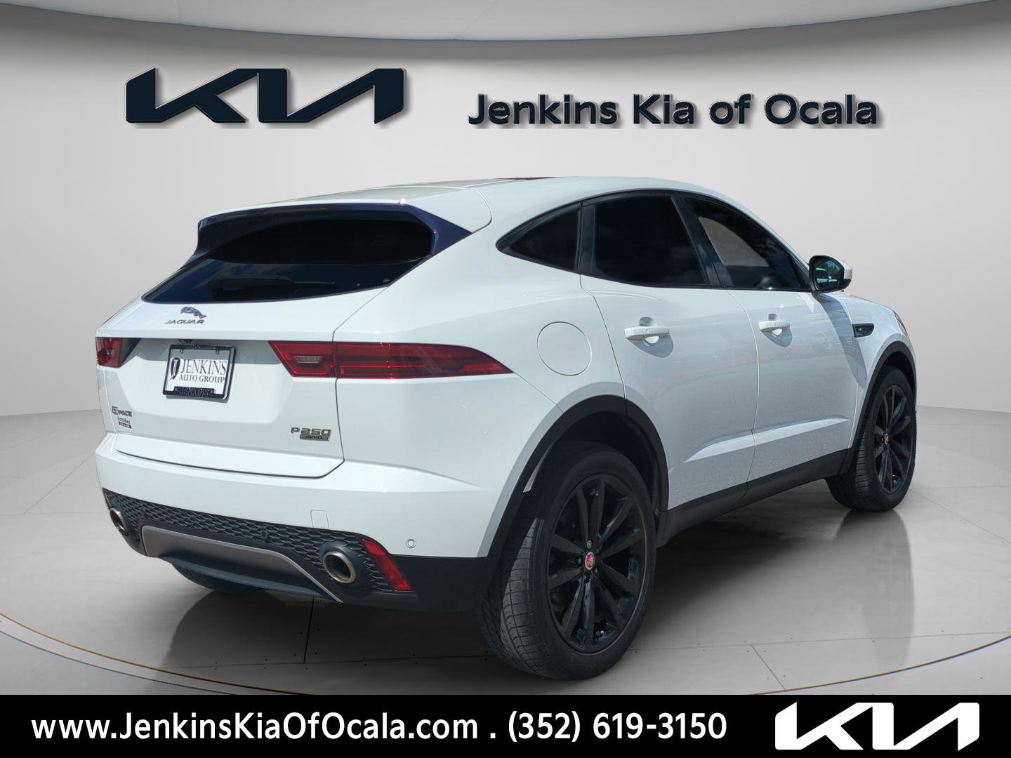 Used 2020 Jaguar E-PACE SE image 3