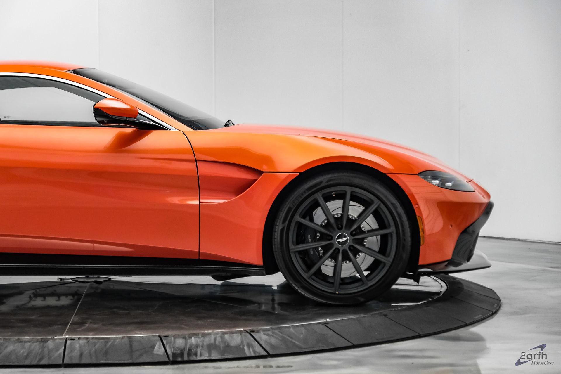 Used 2020 Aston Martin V8 Vantage Coupe RWD image 27