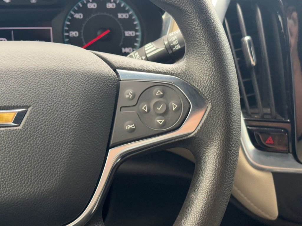 Used 2022 Chevrolet Traverse LS FWD image 13