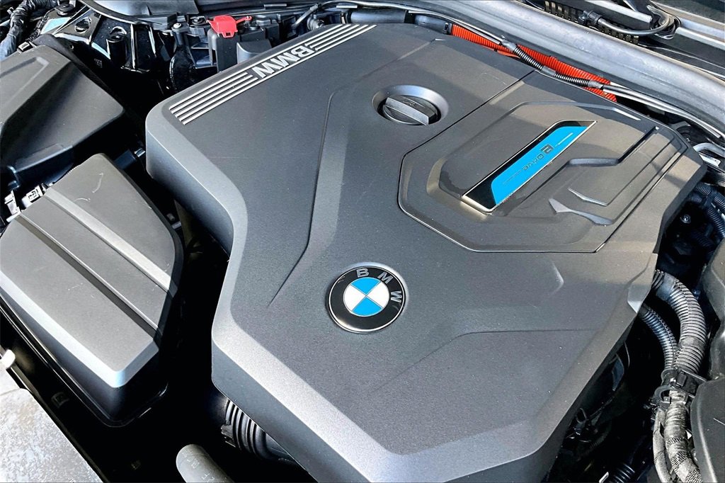 Used 2024 BMW 330e xDrive image 31