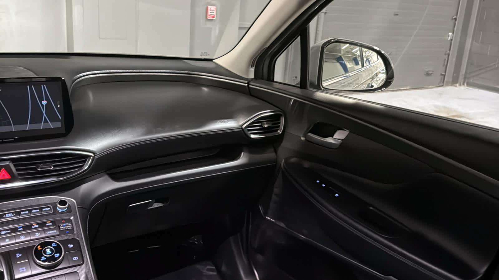 Used 2023 Hyundai Santa Fe SEL Premium AWD/4WD image 23