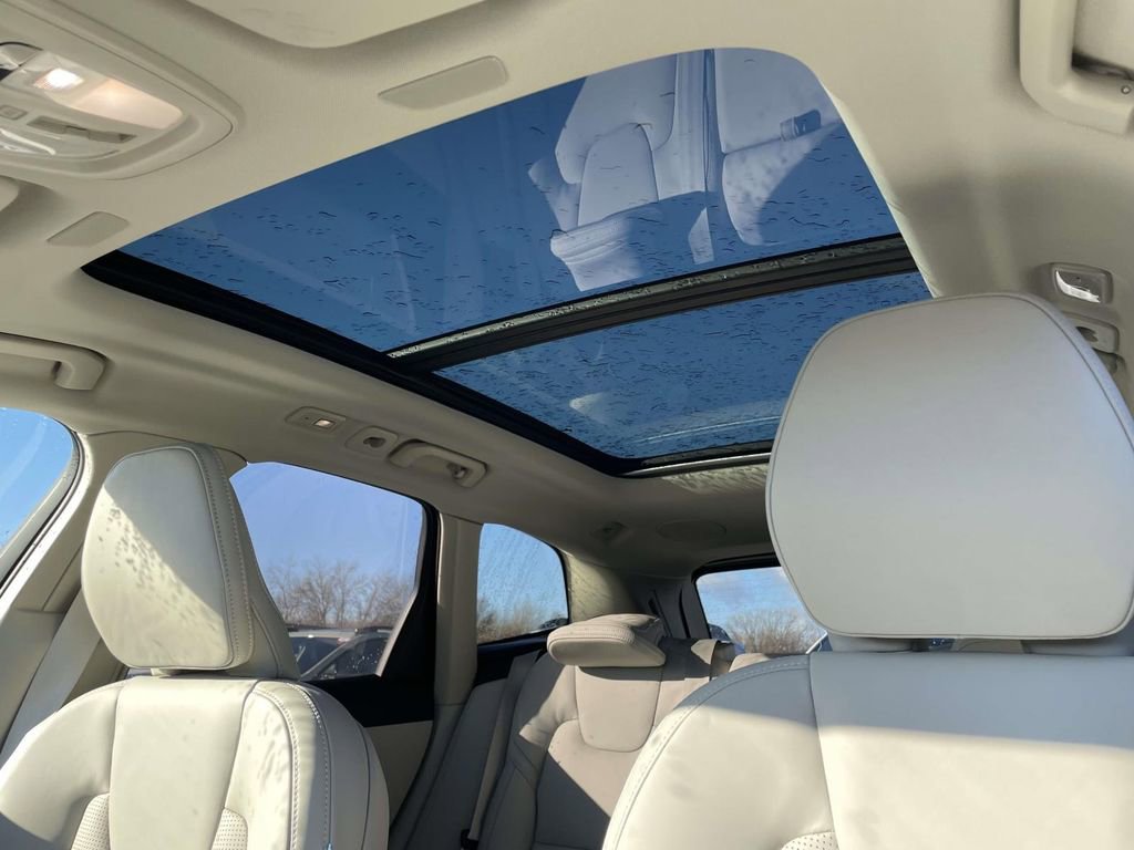 New 2026 Volvo XC60 B5 Ultra w/ Protection Package Premier image 9