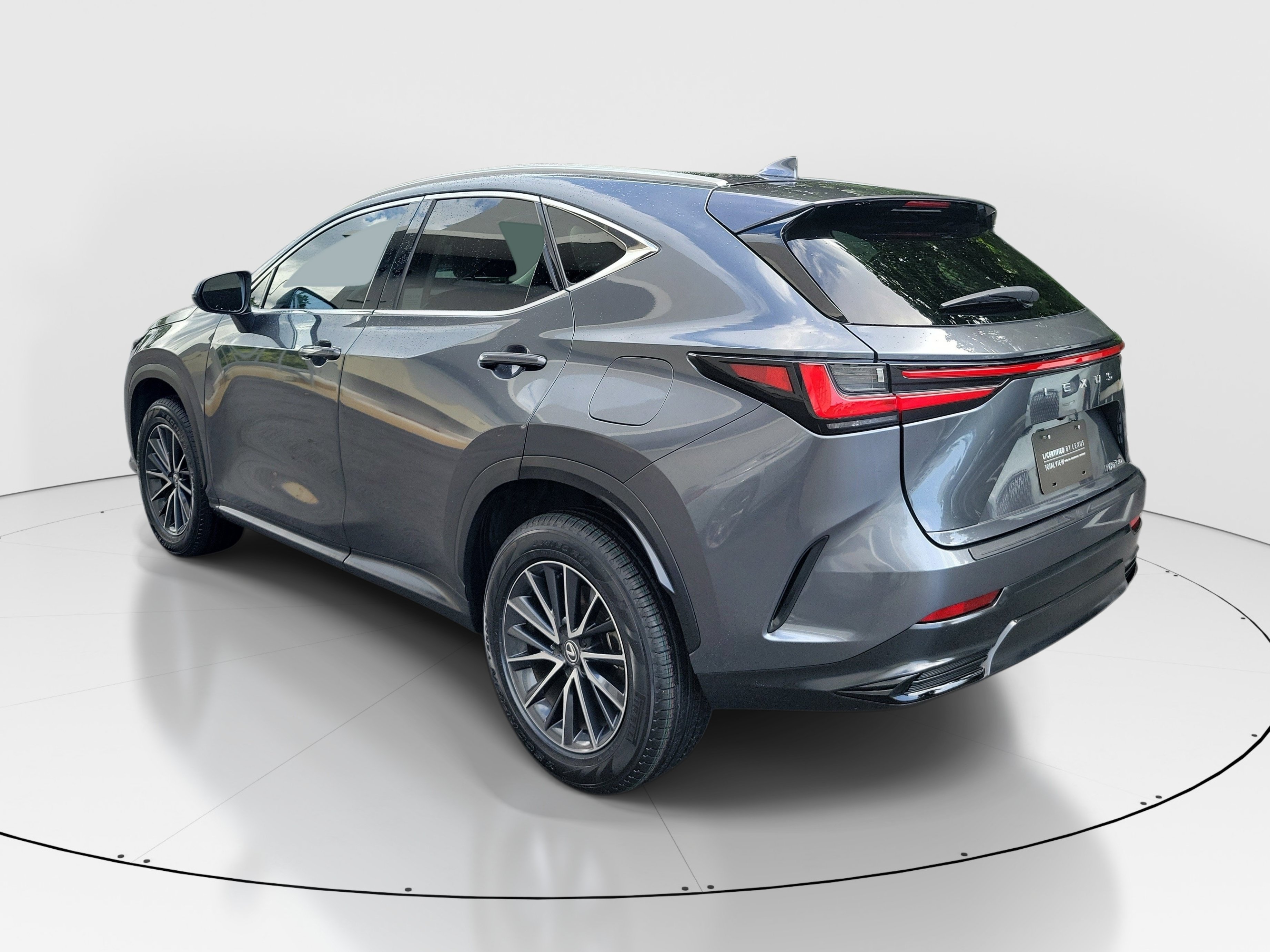 Certified 2024 Lexus NX 250 FWD w/ Towing Package (2000 Lbs) image 4