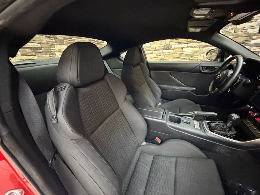 Used 2022 Toyota GR86 w/ ALL Weather Mat Package (TMS) image 15