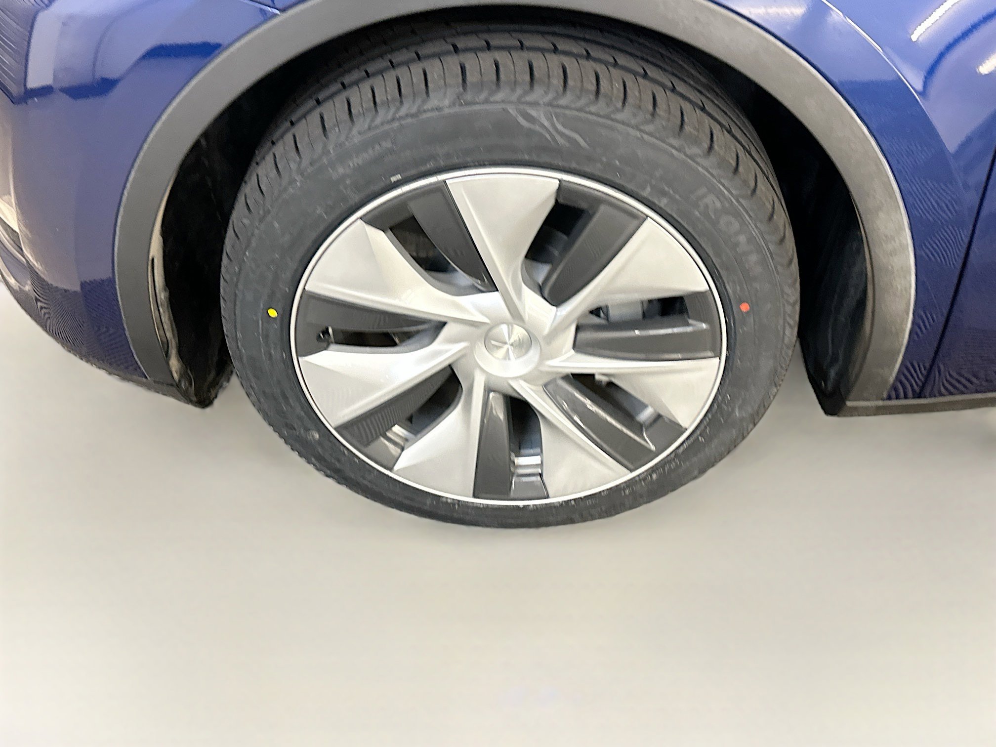 Used 2023 Tesla Model Y Long Range image 11