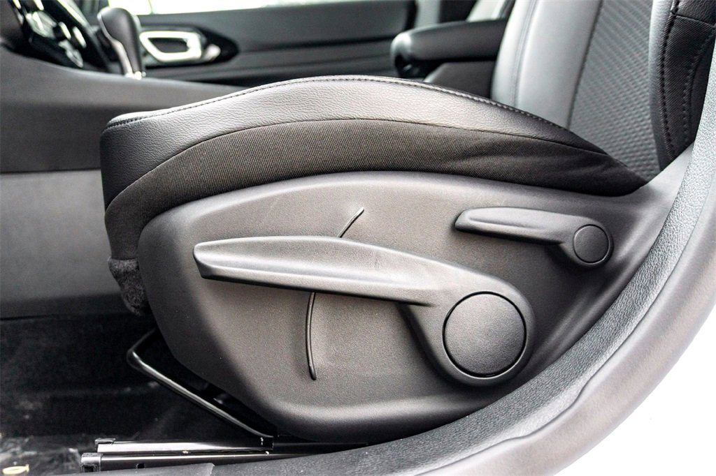 New 2026 Jeep Compass Latitude image 8