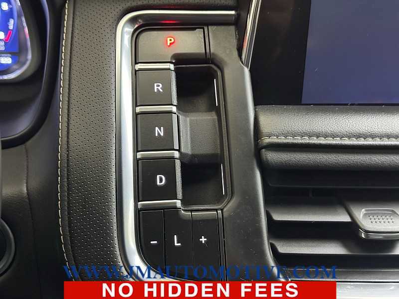 Used 2023 Chevrolet Suburban Premier AWD/4WD image 38
