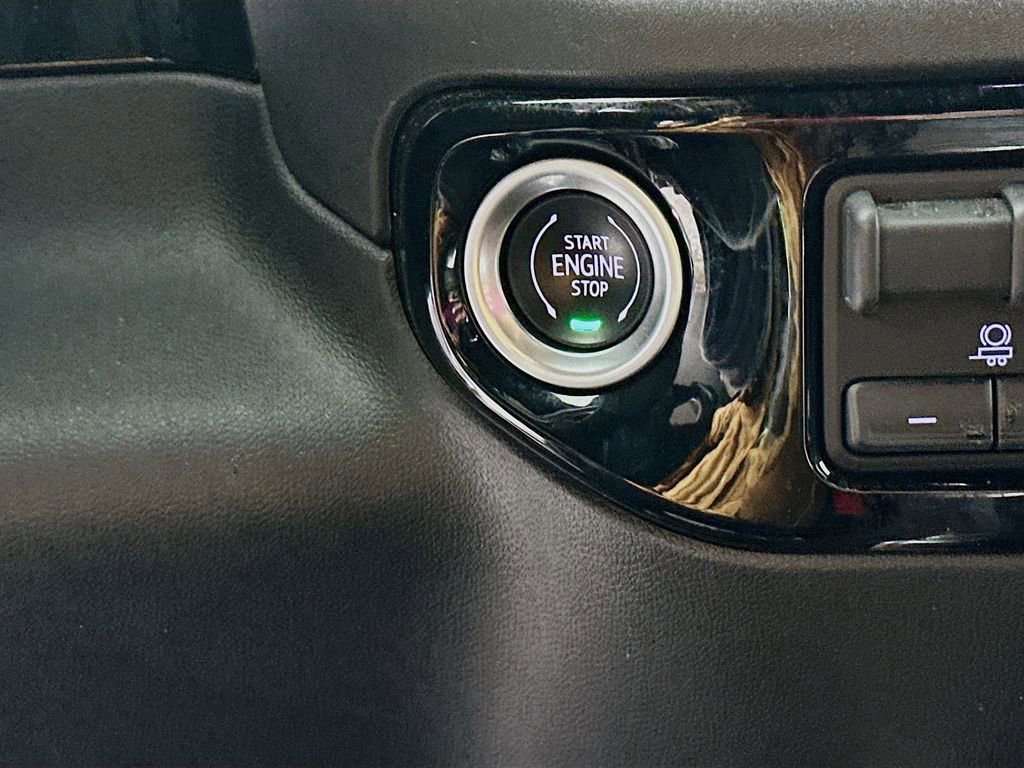 Used 2022 Chevrolet Silverado 1500 High Country w/ High Country Premium Package image 20