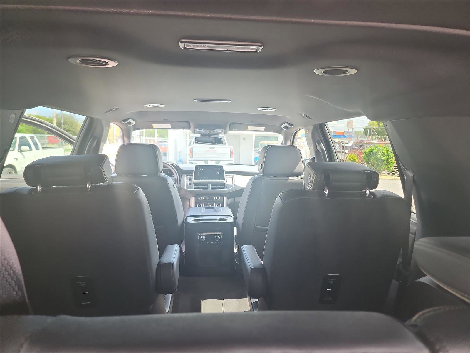 Used 2024 GMC Yukon XL SLT w/ SLT Luxury Package image 23