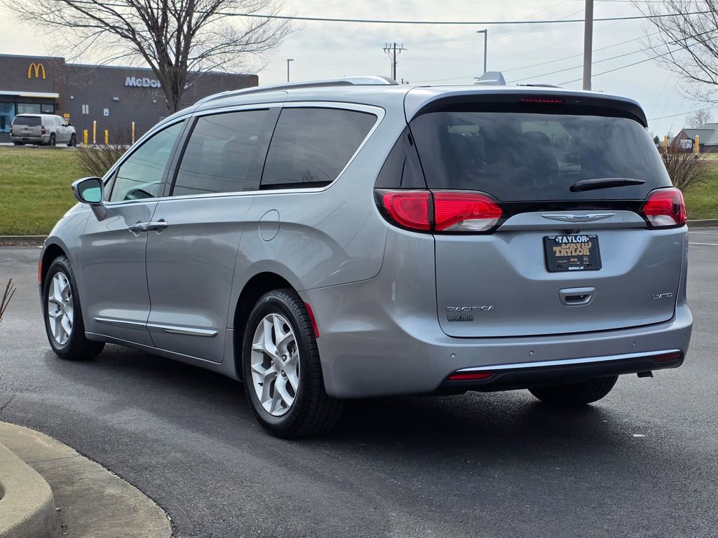 Used 2020 Chrysler Pacifica Limited image 7