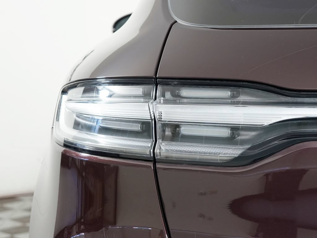 Used 2026 Porsche Macan S AWD/4WD image 12