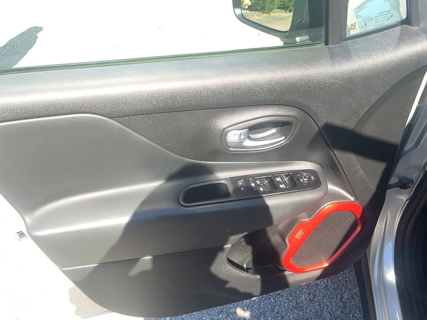 Used 2019 Jeep Renegade Trailhawk w/ LED Lighting Group AWD/4WD image 11