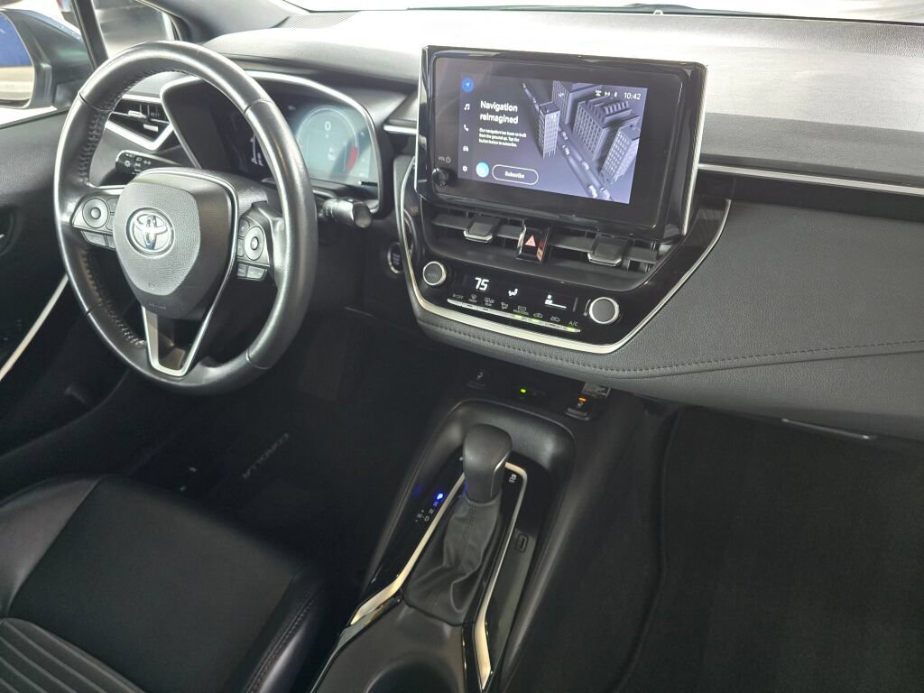 Used 2024 Toyota Corolla XSE FWD image 10