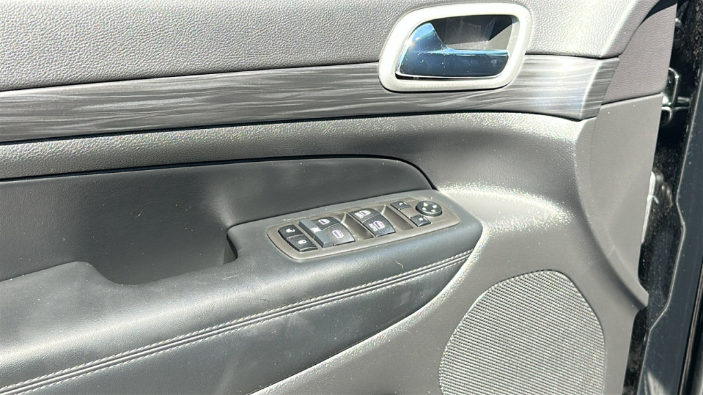 Used 2021 Jeep Grand Cherokee Laredo X image 22