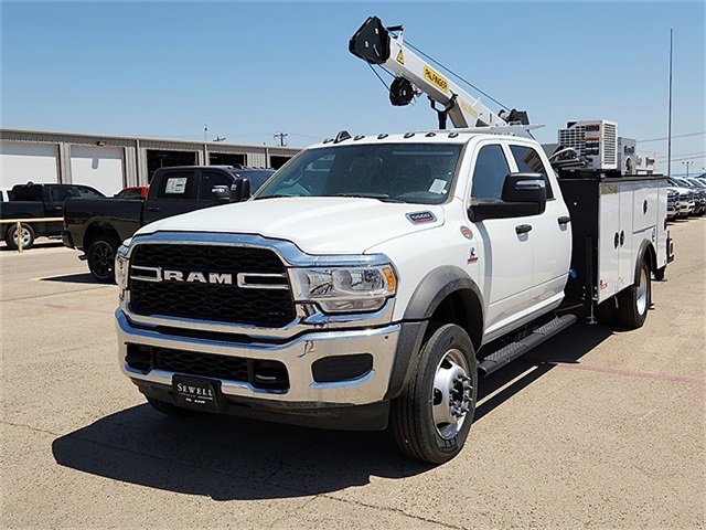 Used 2024 RAM 5500 Tradesman w/ Chrome Appearance Group image 1