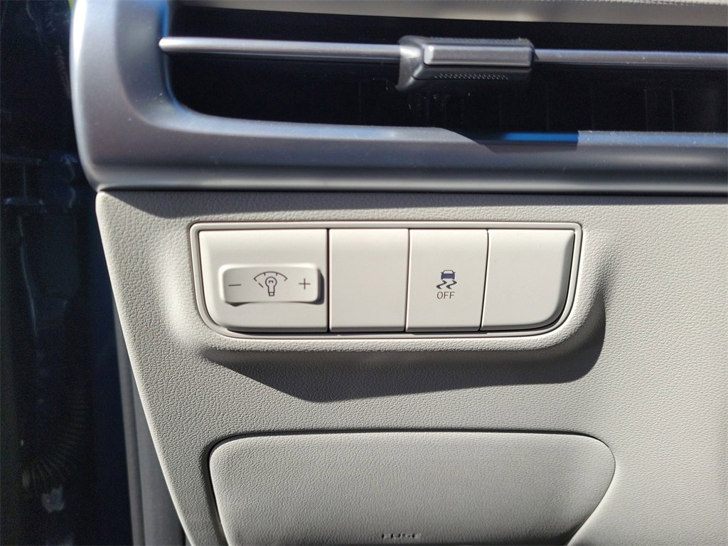 Certified 2025 Hyundai Tucson SE image 23