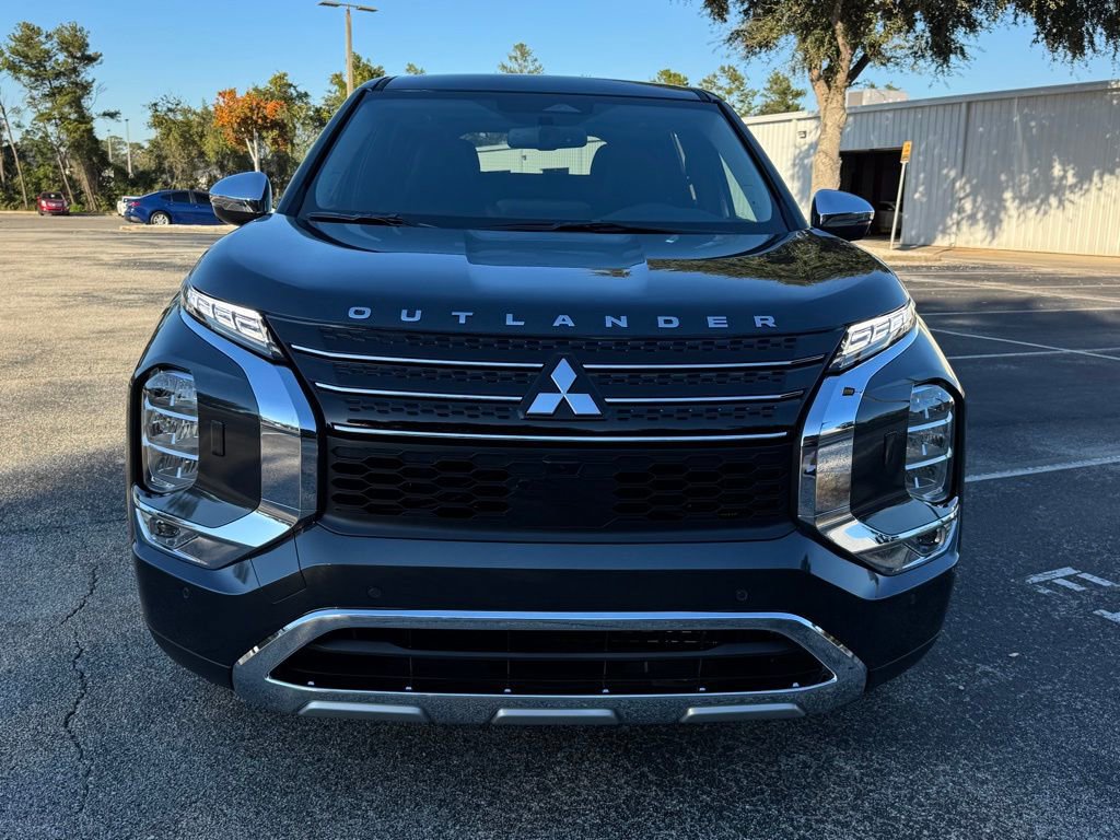 New 2025 Mitsubishi Outlander SE image 2