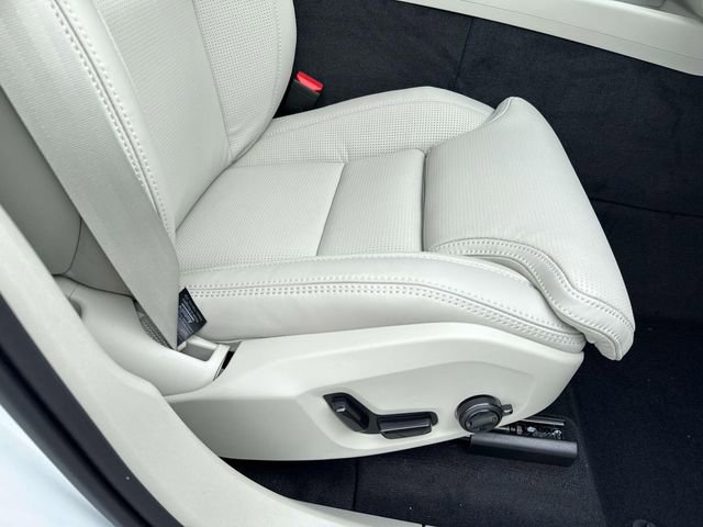 New 2026 Volvo XC60 B5 Ultra w/ Climate Package image 15