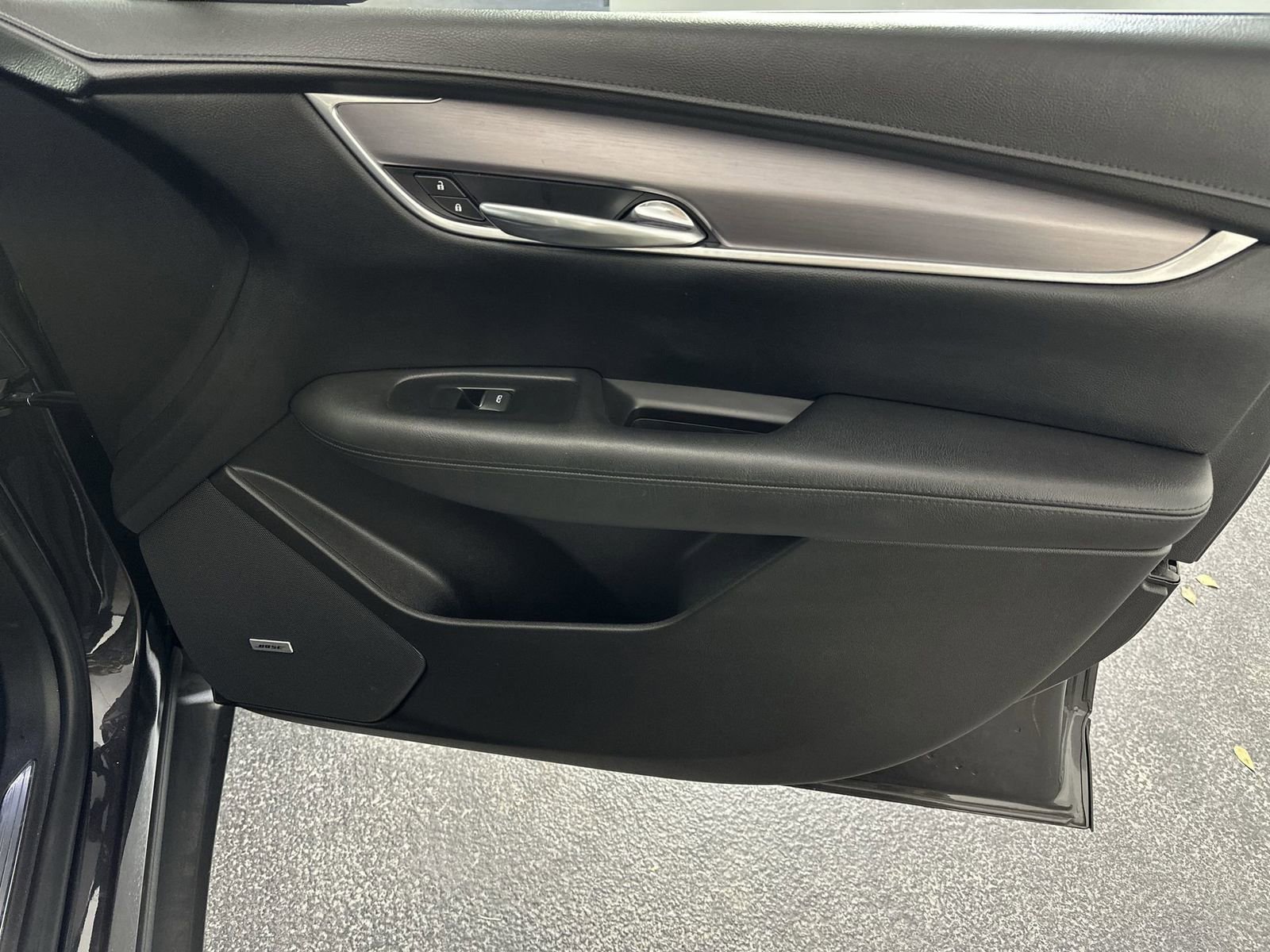 Used 2018 Cadillac XT5 Luxury w/ Driver Awareness Package image 36