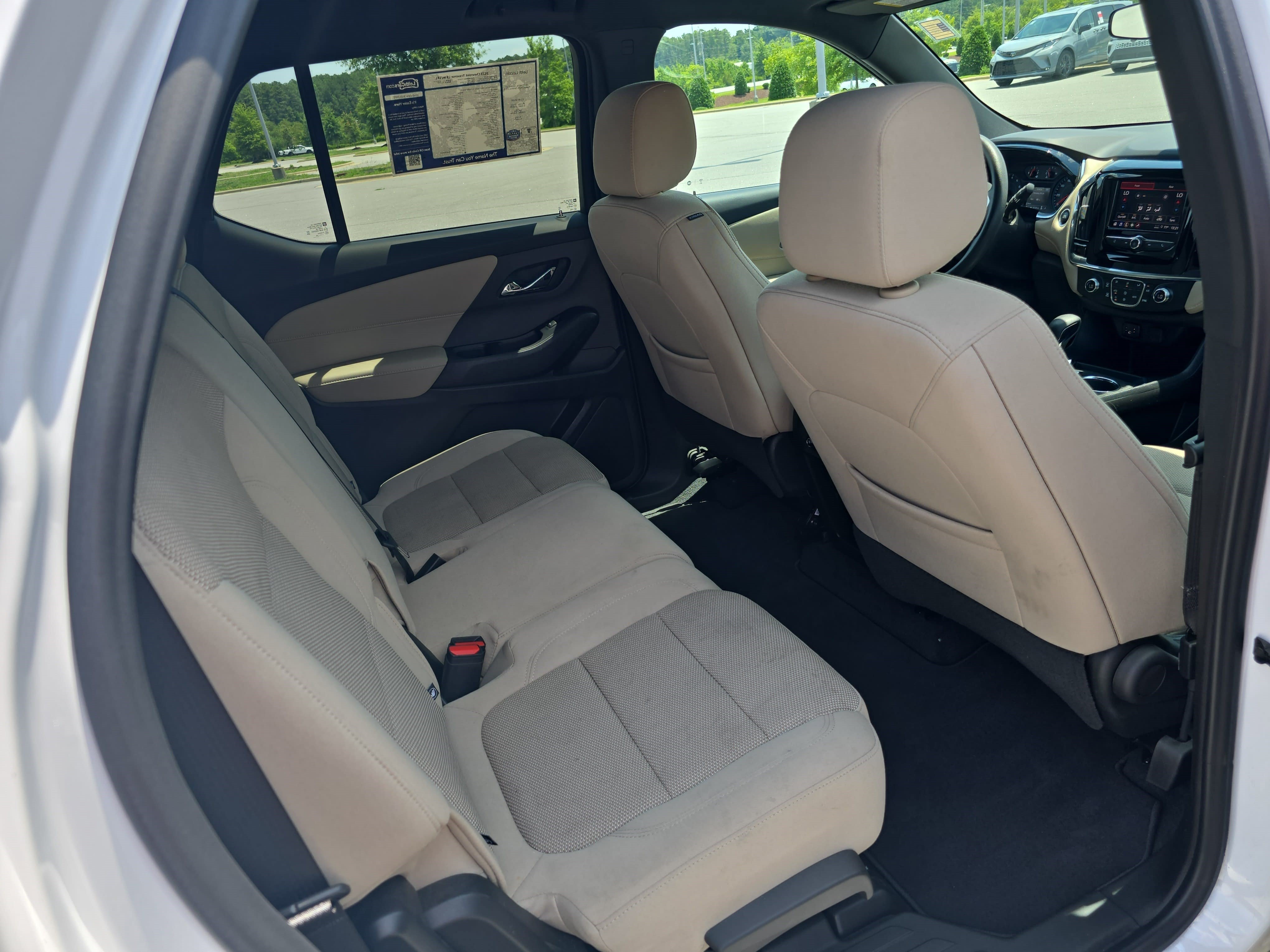 Used 2023 Chevrolet Traverse LS AWD/4WD image 11