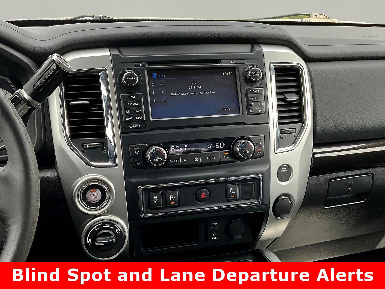 Used 2018 Nissan Titan SV w/ SV Convenience Package AWD/4WD image 9
