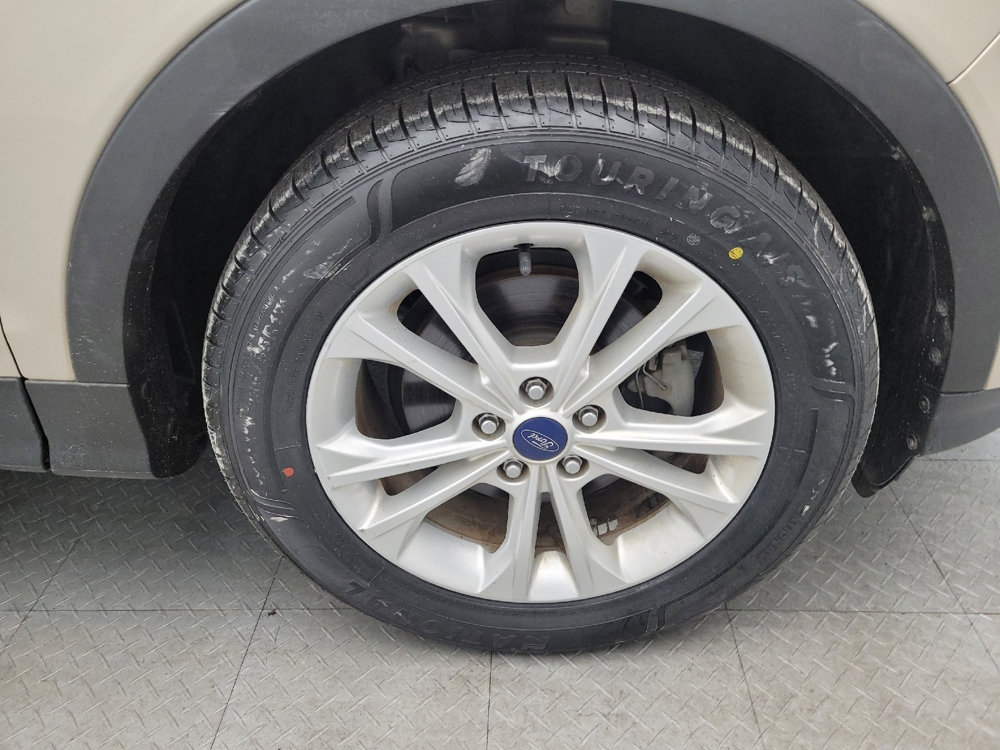 Used 2017 Ford Escape SE FWD image 31