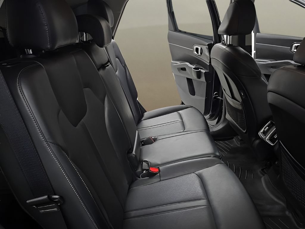 Used 2021 Kia Sorento S FWD image 19