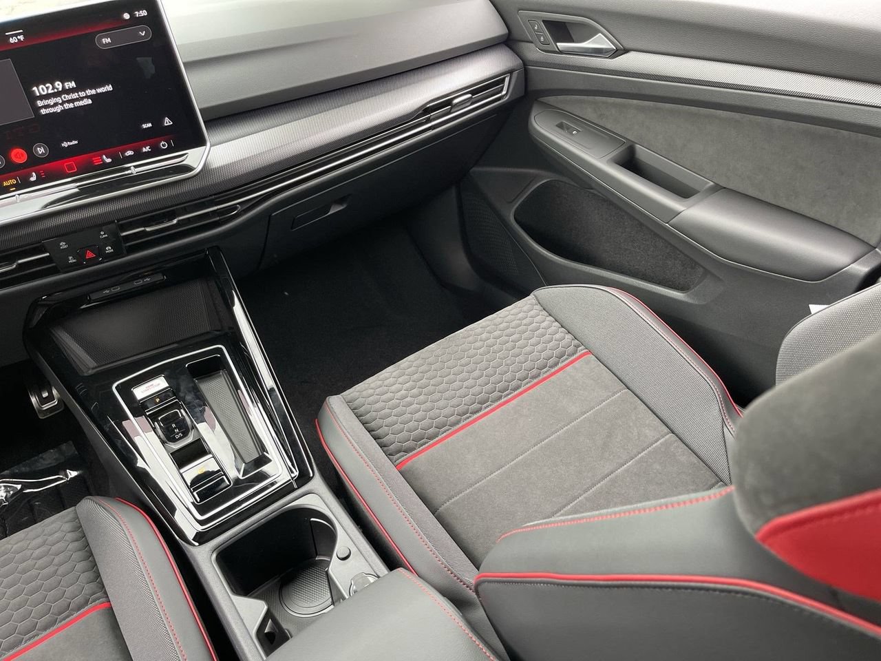 New 2026 Volkswagen GTI SE FWD image 12