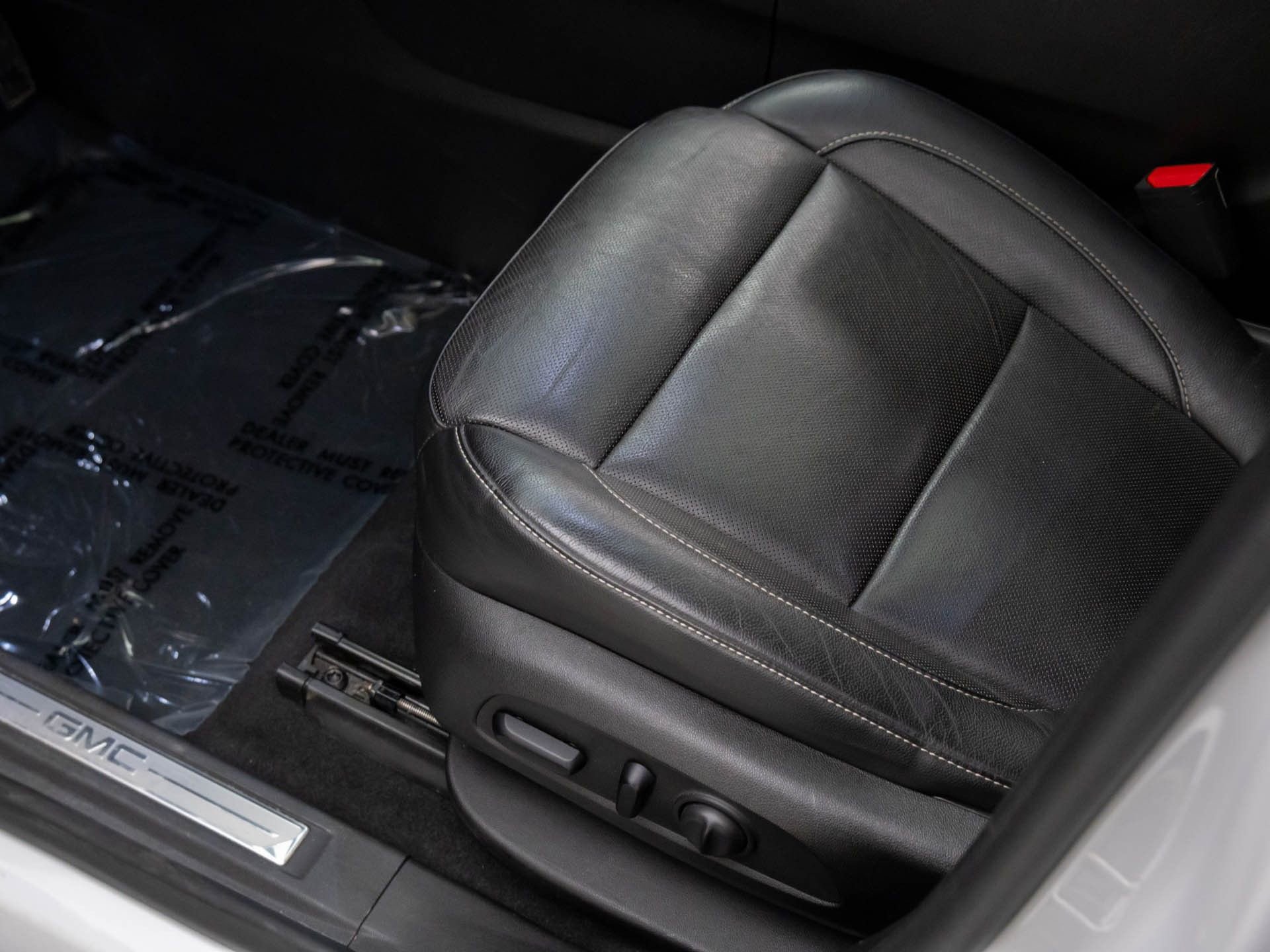 Used 2019 GMC Acadia SLT w/ LPO, Floor Liner Package image 15