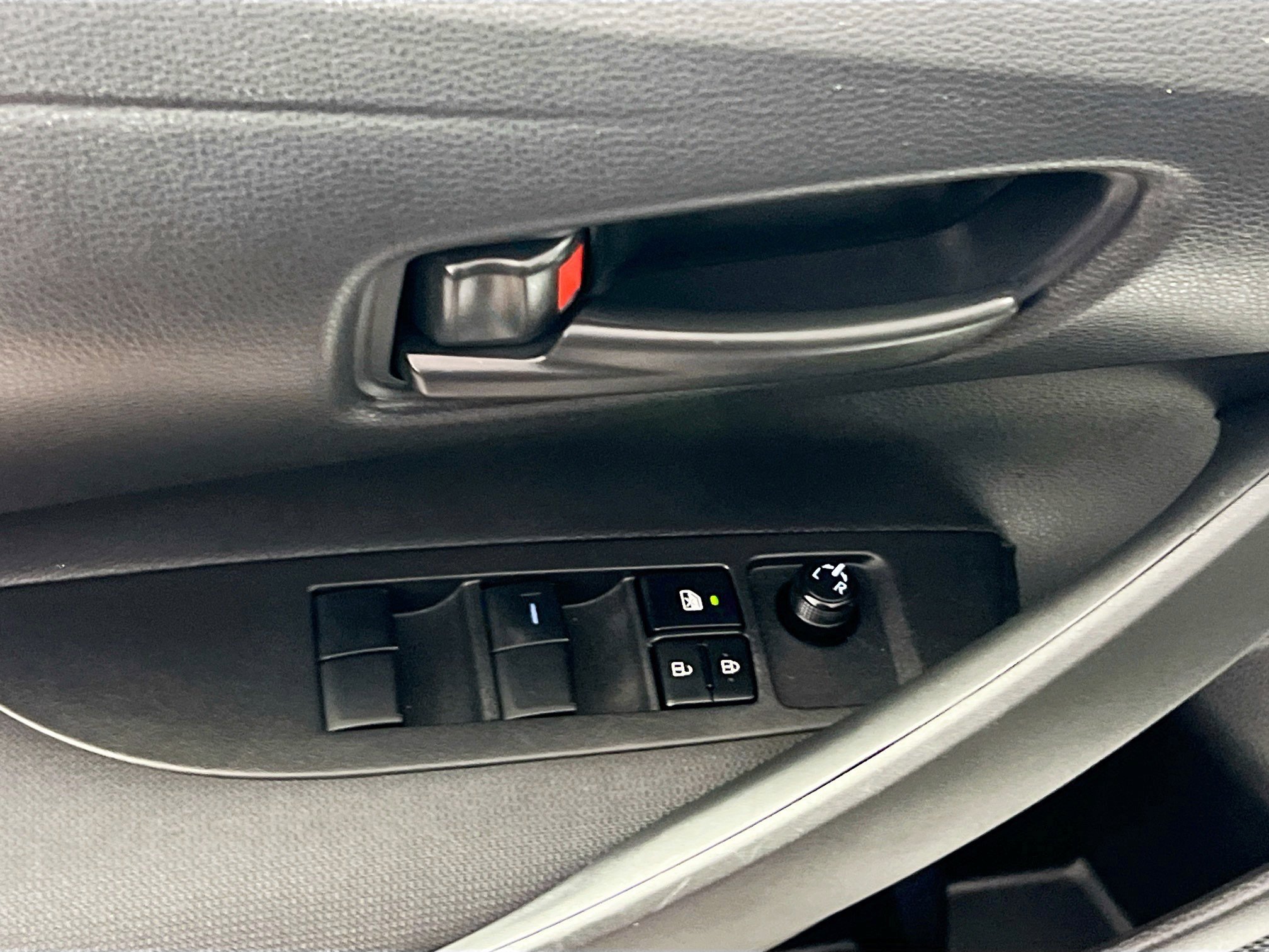 Used 2025 Toyota Corolla LE image 16