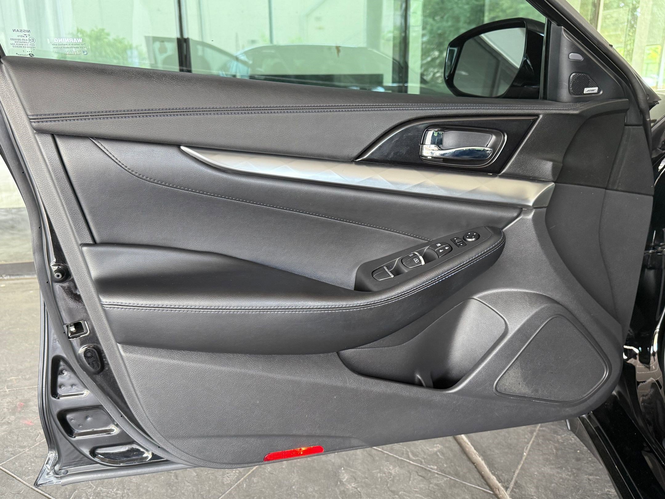 Used 2017 Nissan Maxima SR w/ Midnight Edition image 29