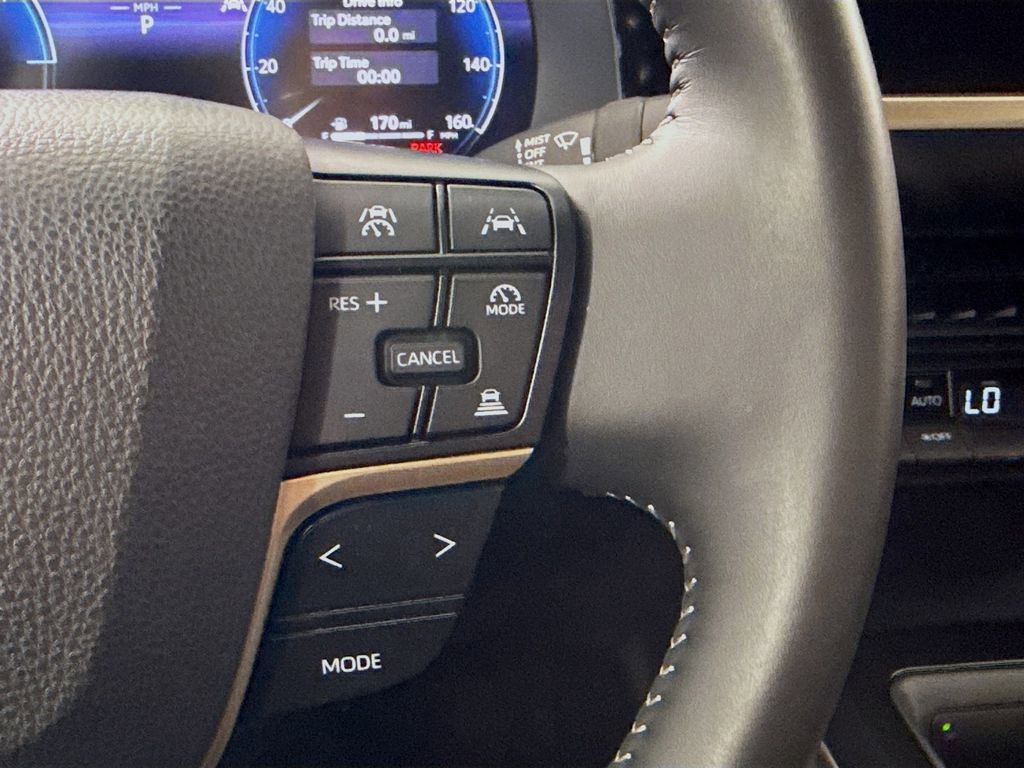 Used 2024 Toyota Crown XLE image 12