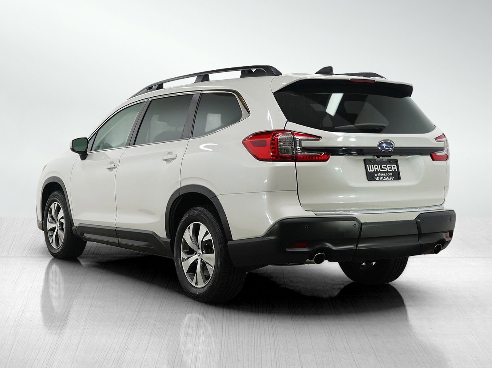 Used 2024 Subaru Ascent Premium w/ Convenience Package image 3