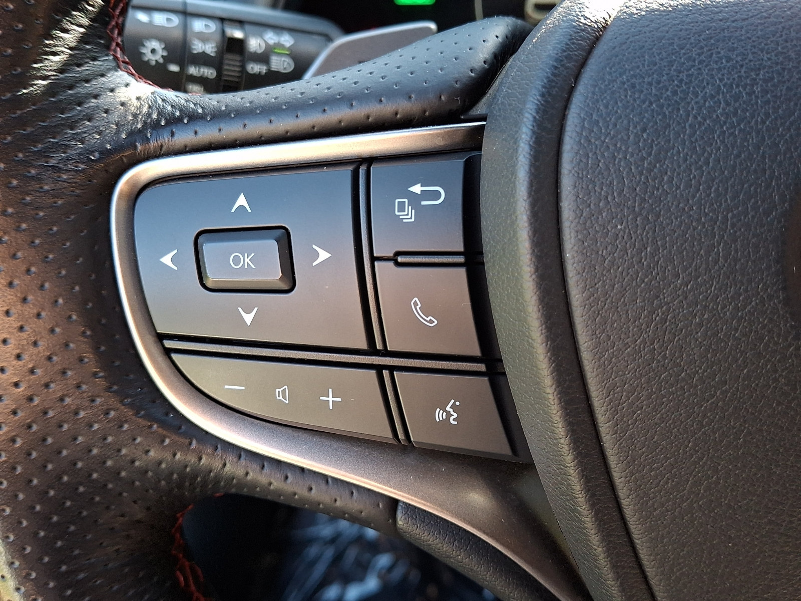 Certified 2021 Lexus UX 250h F Sport w/ F Sport Premium Package AWD/4WD image 22