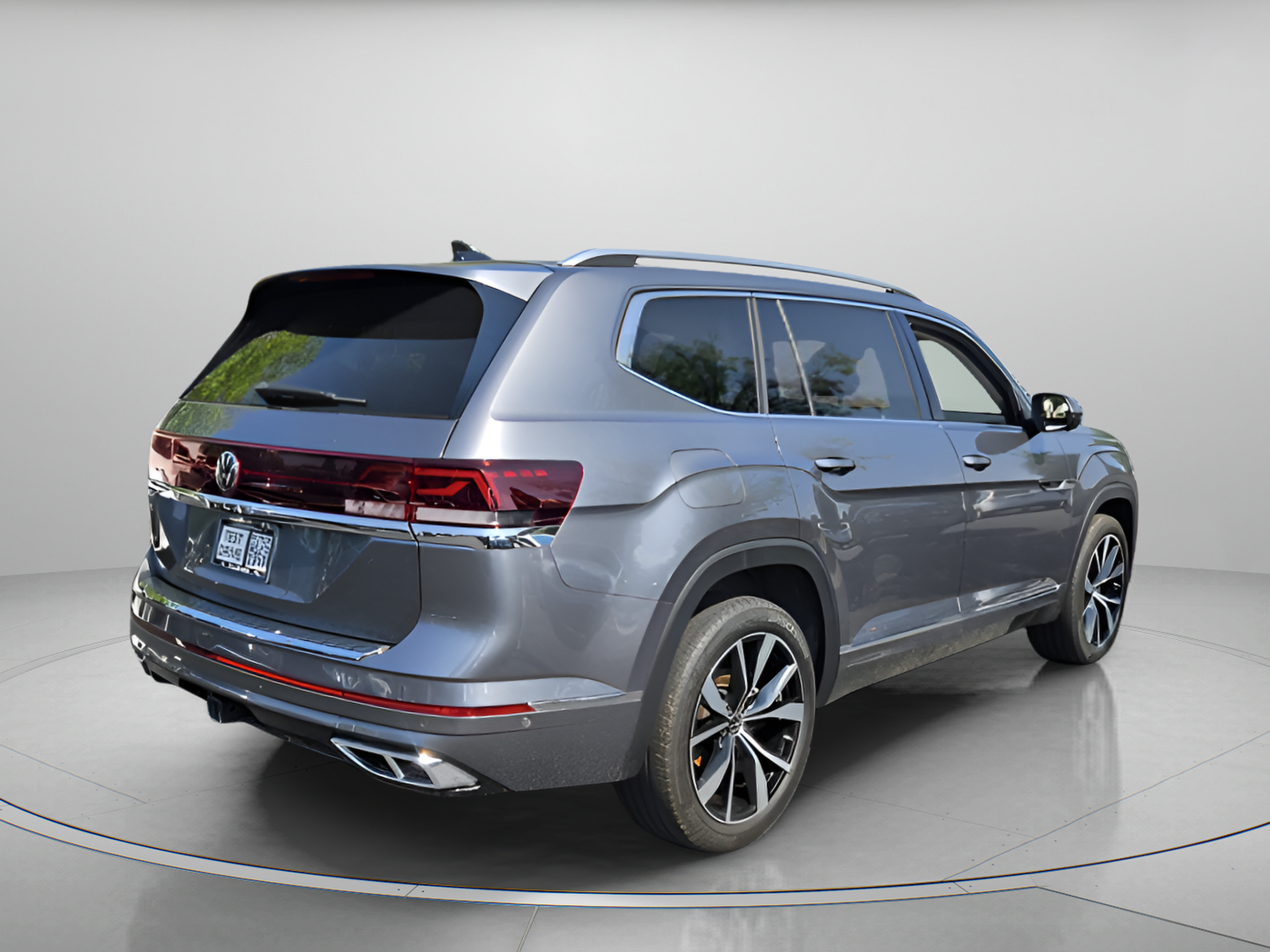 Used 2024 Volkswagen Atlas SEL Premium R-Line AWD/4WD image 5