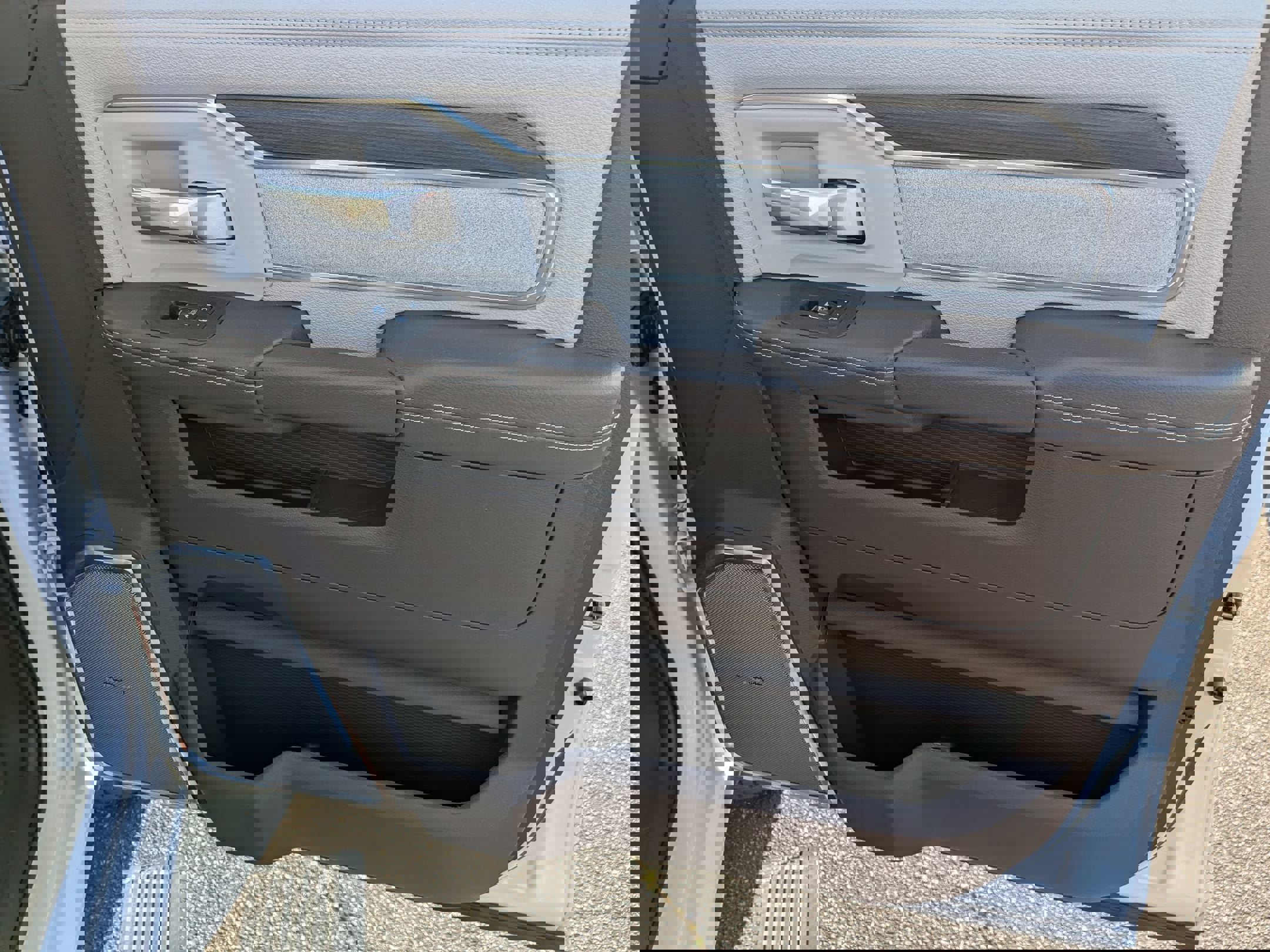 Used 2025 RAM 2500 Laramie image 33