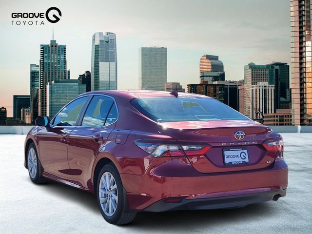 Used 2022 Toyota Camry LE image 3