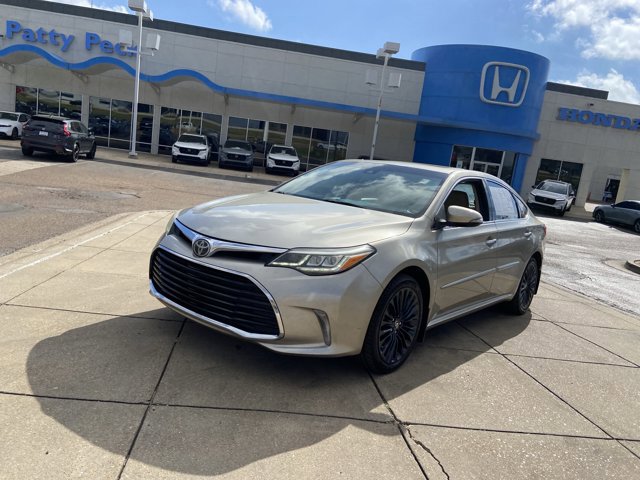 Used 2017 Toyota Avalon Touring image 4