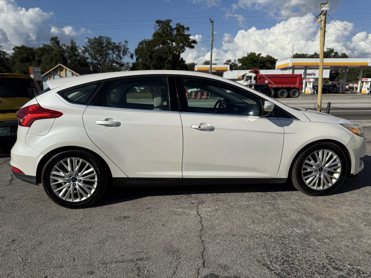 Used 2015 Ford Focus Titanium FWD image 8