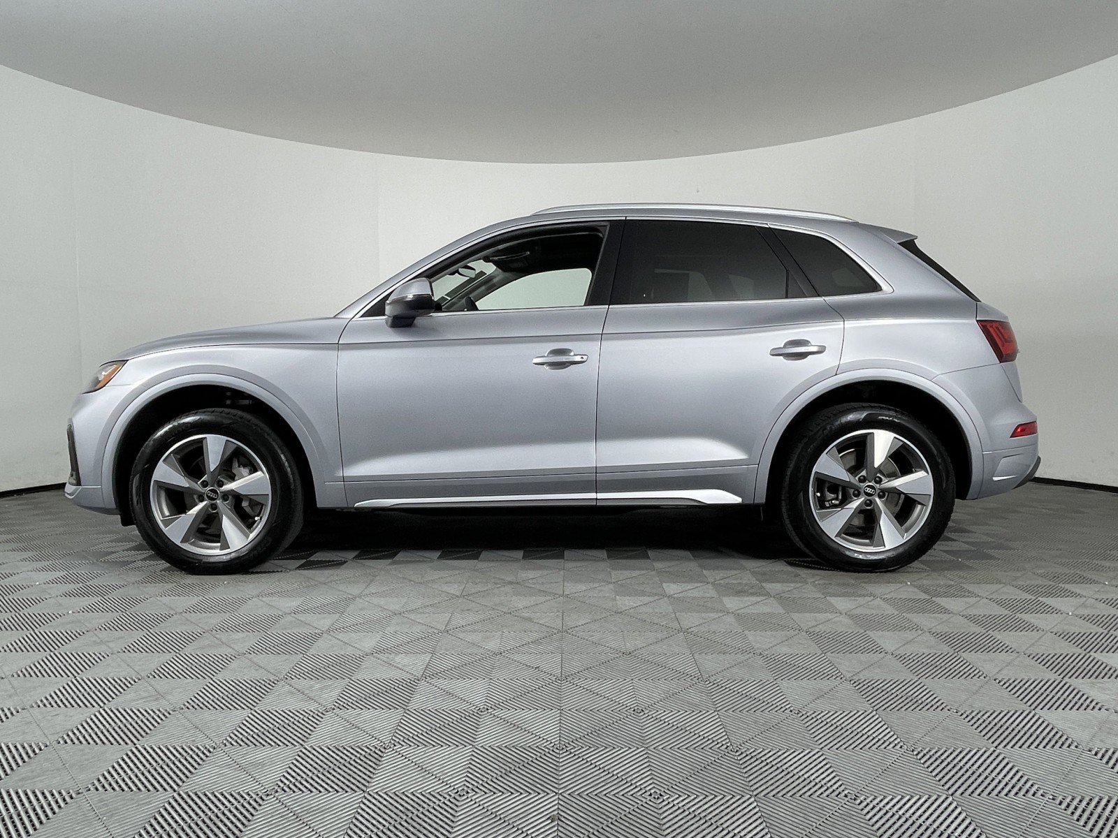 Used 2022 Audi Q5 2.0T Premium Plus w/ Premium Plus Package image 9