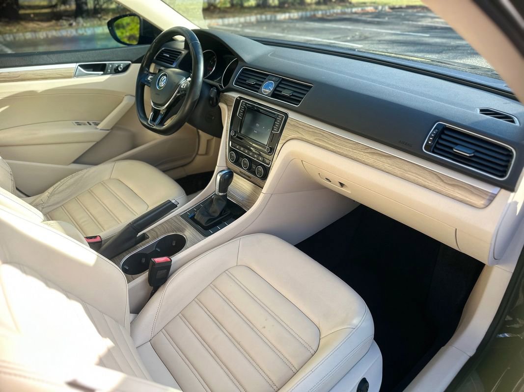 Used 2016 Volkswagen Passat 1.8T image 14