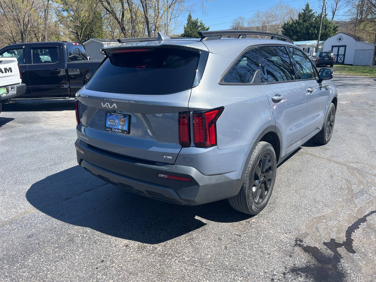 Used 2023 Kia Sorento S w/ Panoramic Sunroof Package AWD/4WD image 9
