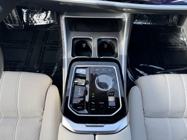 Used 2023 BMW 760i xDrive image 24