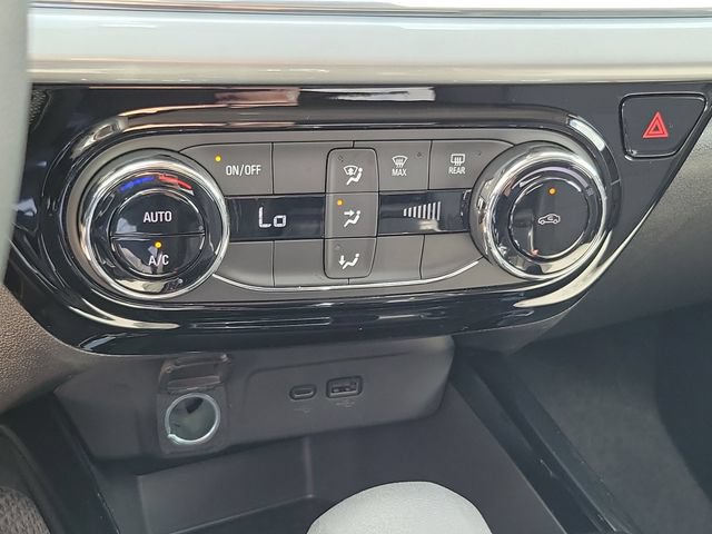 Used 2025 Chevrolet Trax LT FWD image 25