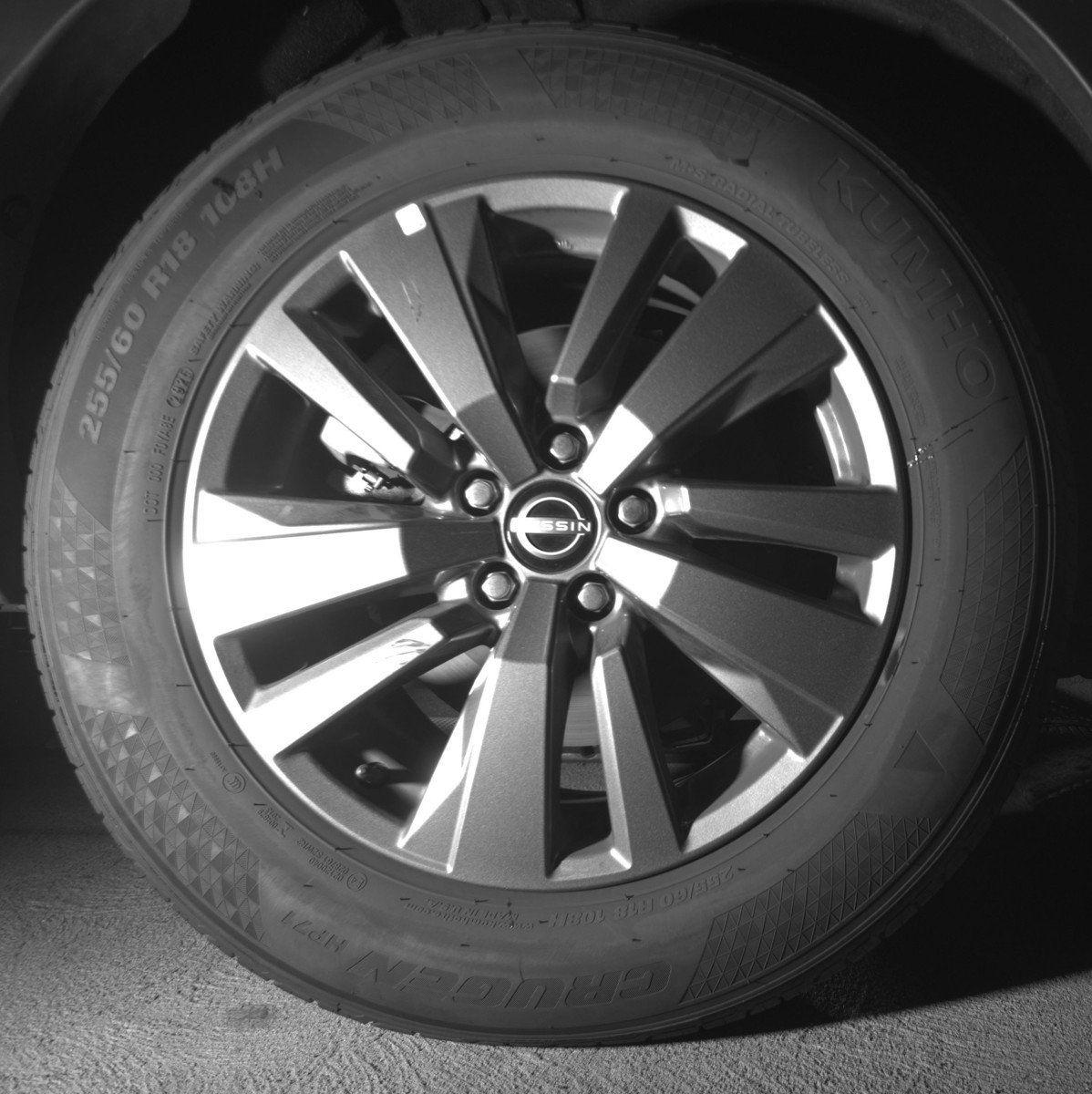 Used 2025 Nissan Pathfinder SV FWD image 15