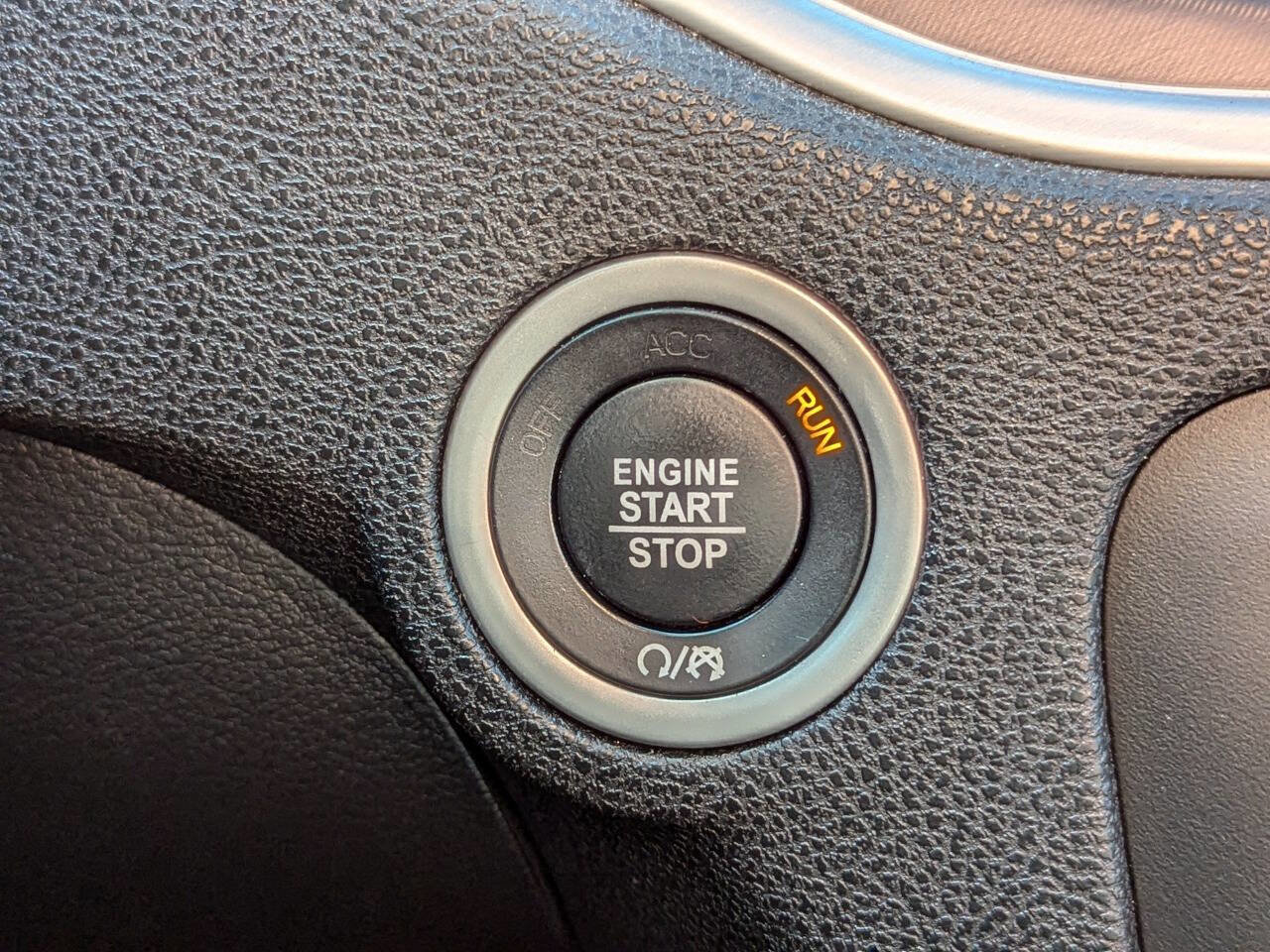 Used 2019 Dodge Charger SXT image 22