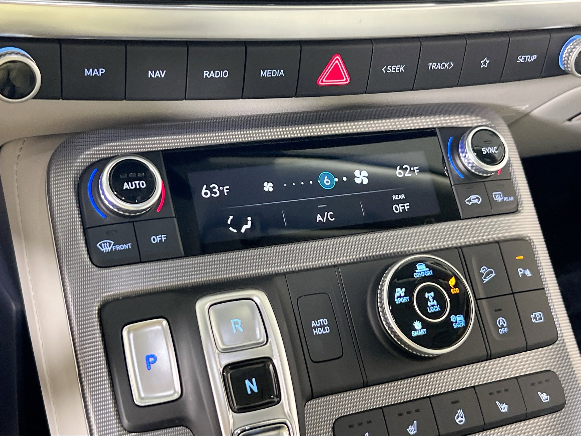 Used 2023 Hyundai Palisade Calligraphy image 16