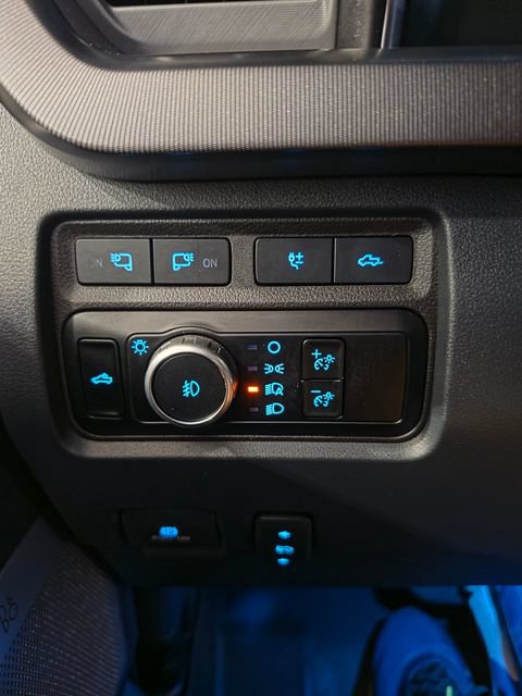 Used 2024 Ford F350 Platinum w/ FX4 Off-Road Package AWD/4WD image 34