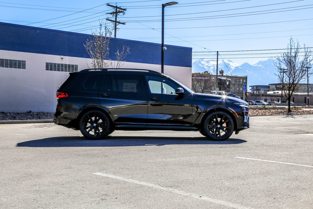 New 2026 BMW X7 M60i image 6